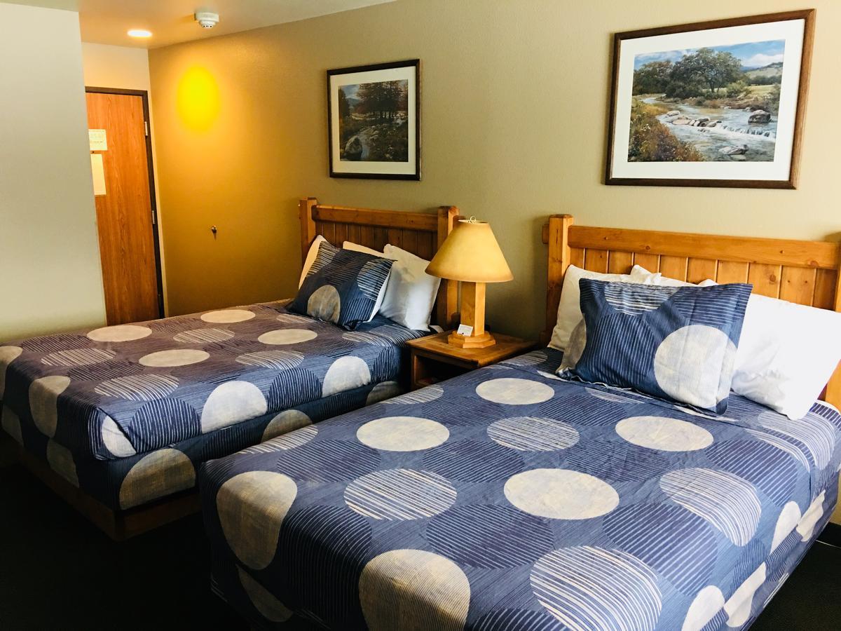 Boulder Creek Inn Donnelly Экстерьер фото