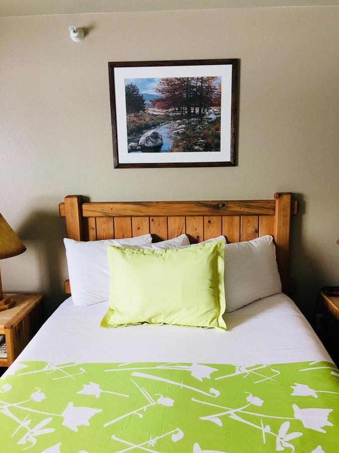Boulder Creek Inn Donnelly Экстерьер фото
