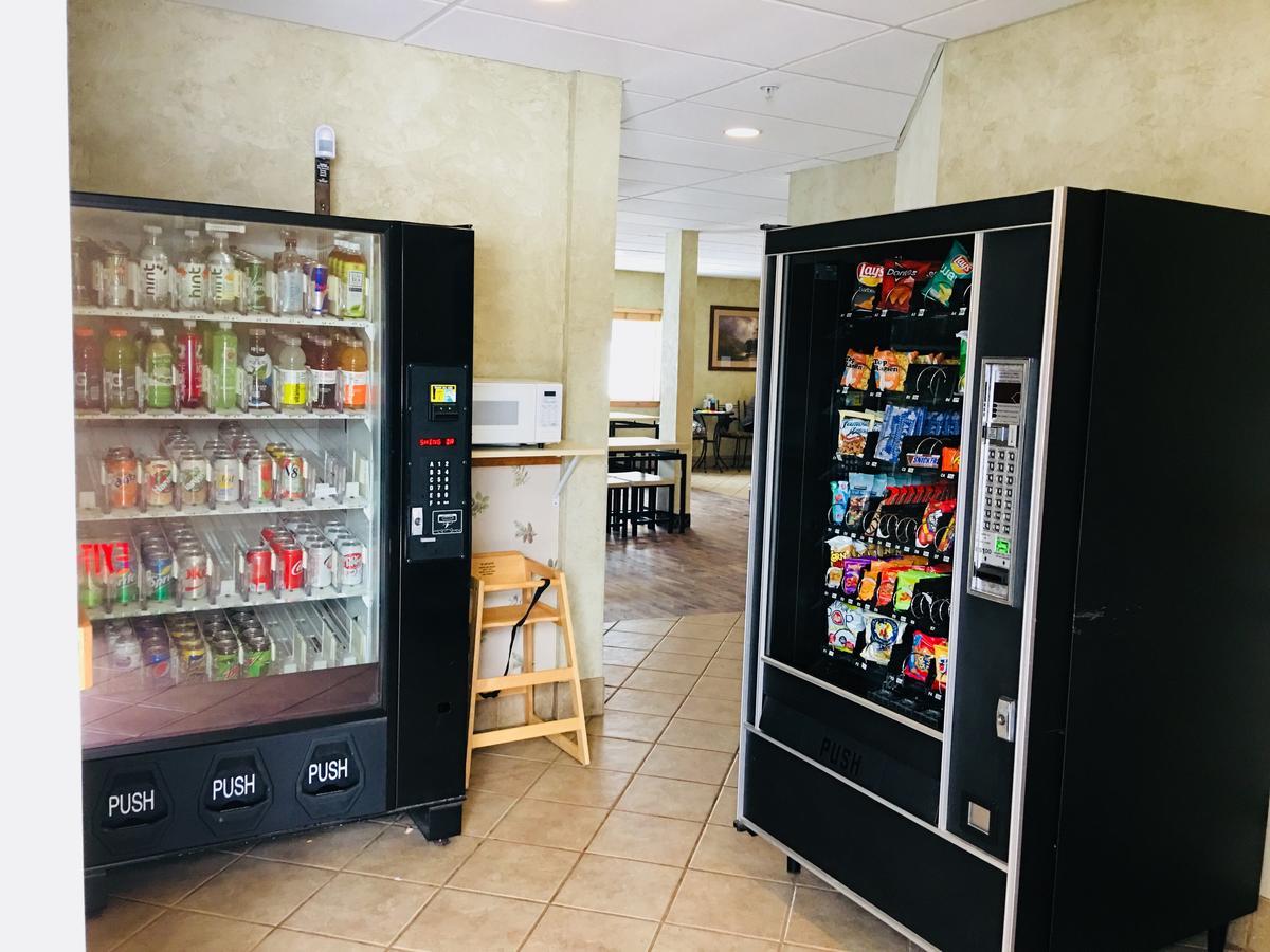 Boulder Creek Inn Donnelly Экстерьер фото
