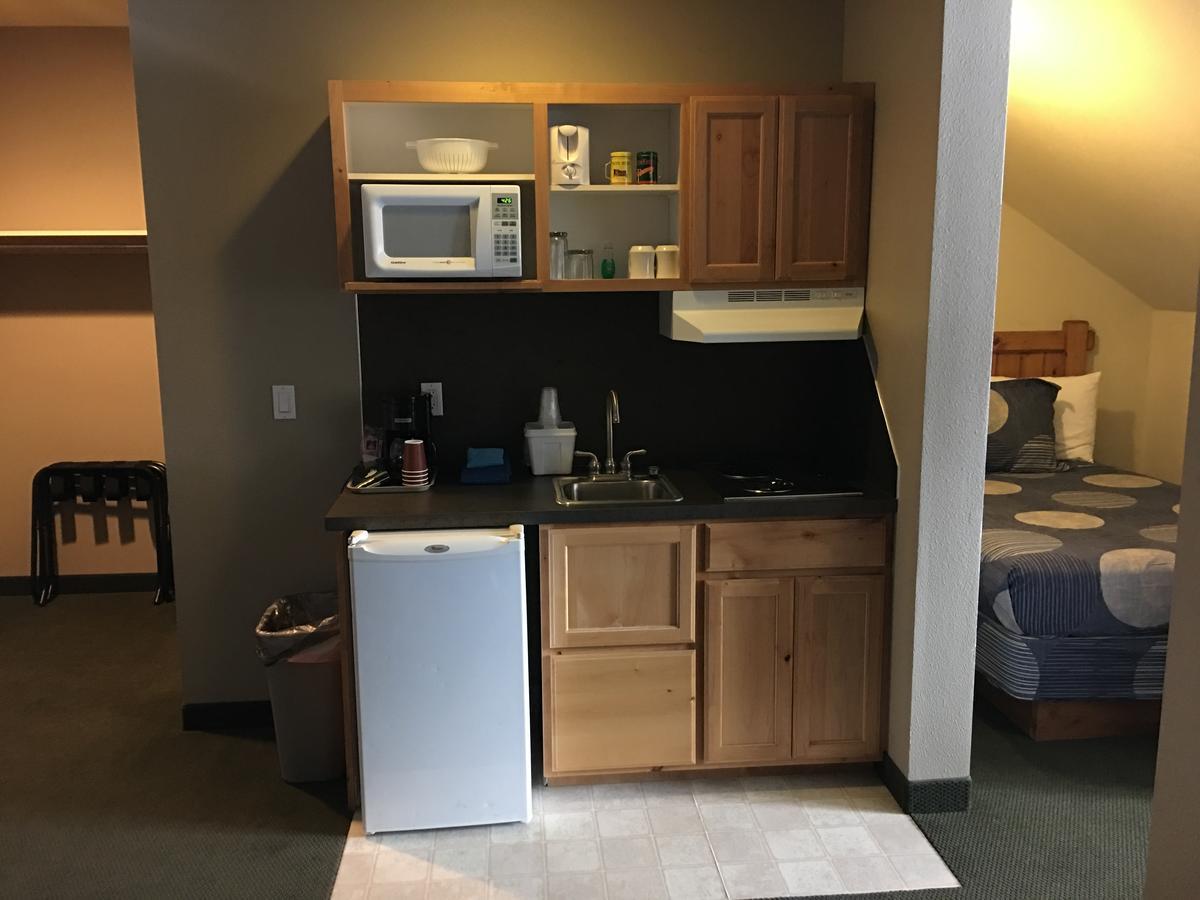 Boulder Creek Inn Donnelly Экстерьер фото