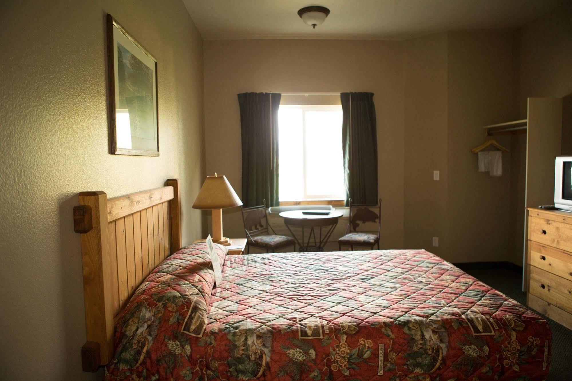 Boulder Creek Inn Donnelly Экстерьер фото