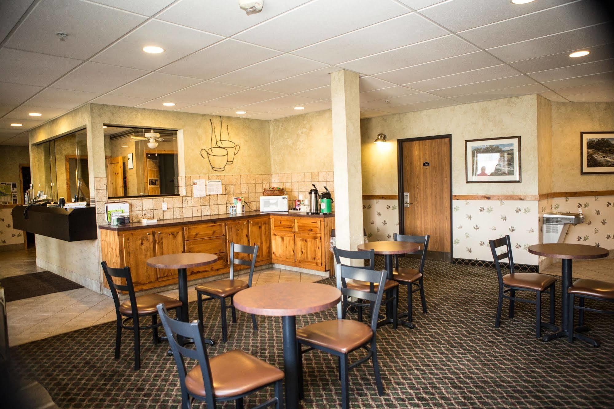 Boulder Creek Inn Donnelly Экстерьер фото