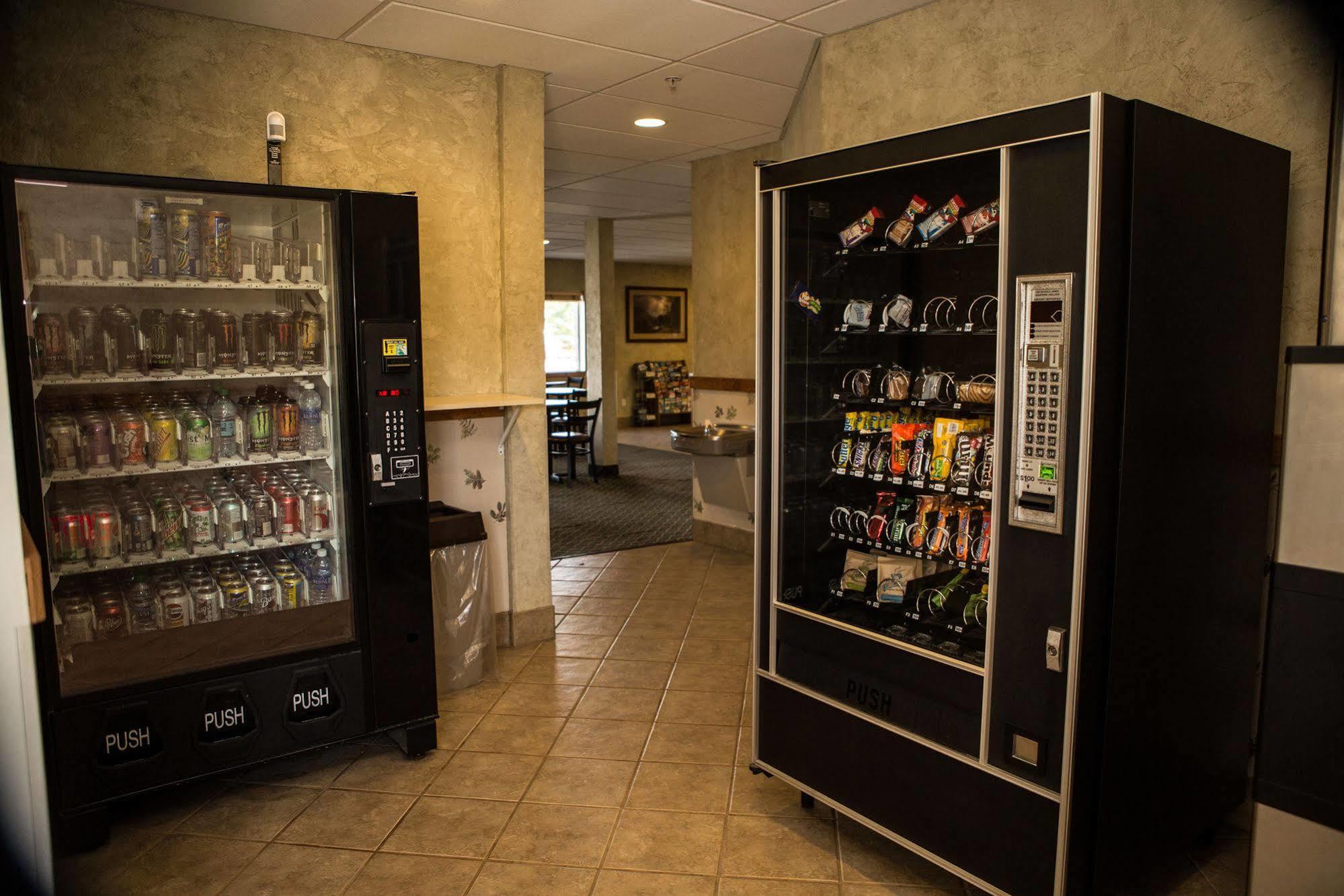 Boulder Creek Inn Donnelly Экстерьер фото